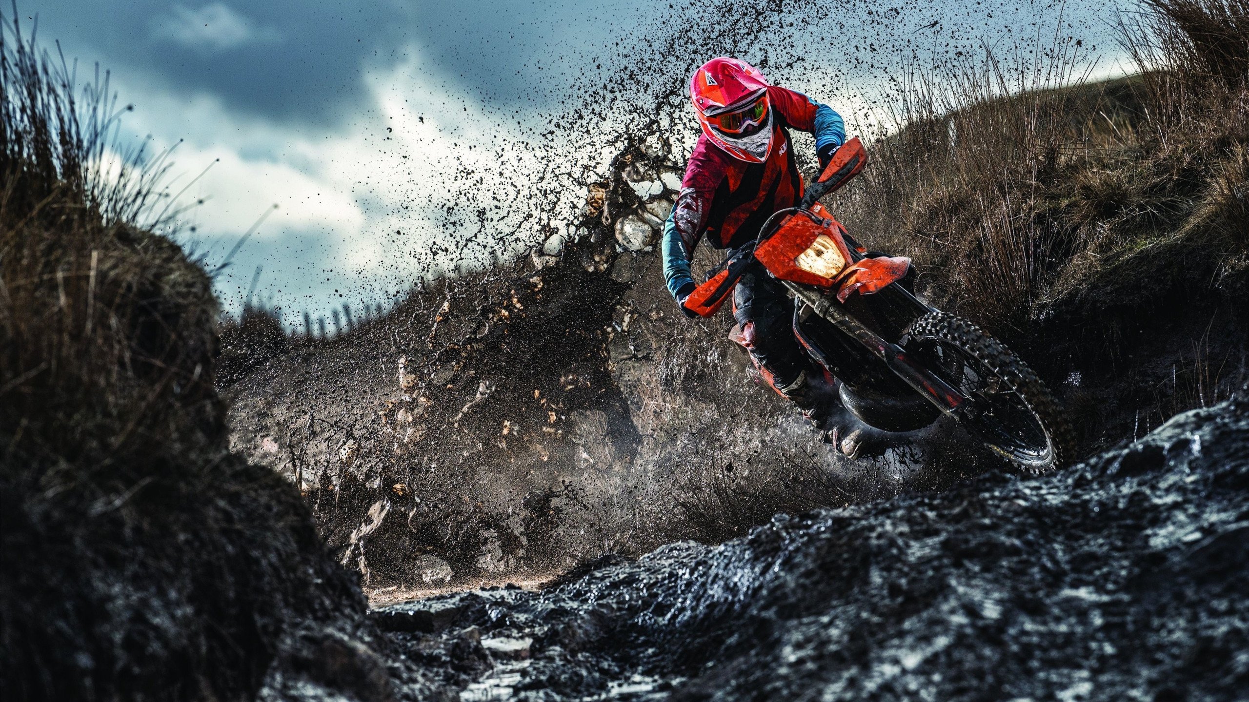 爱游戏官方-乔治外线防守压制对手核心，乔治防守效率