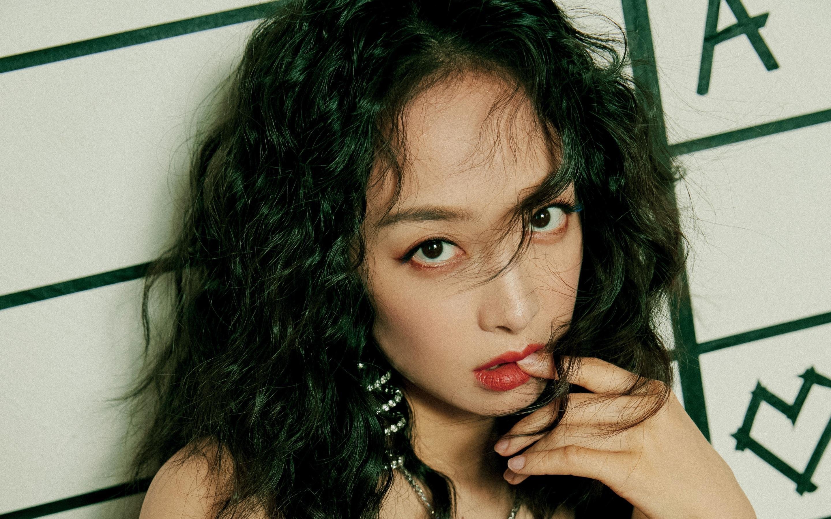 女子田径接力队再创佳绩引发关注，女子田径4x100米接力选手