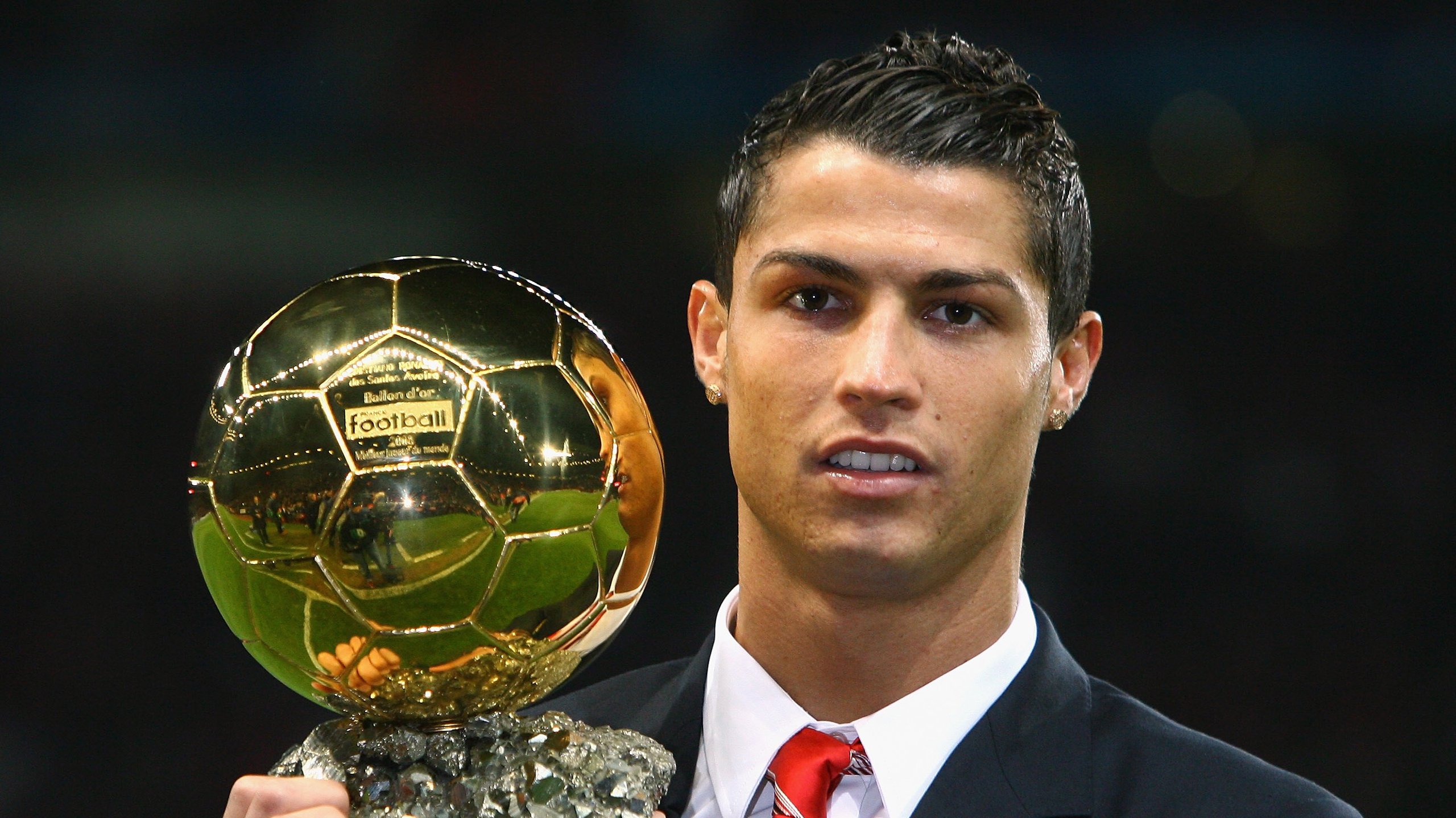 职业联赛加强裁判职业发展通道保障人才储备，职业裁判员