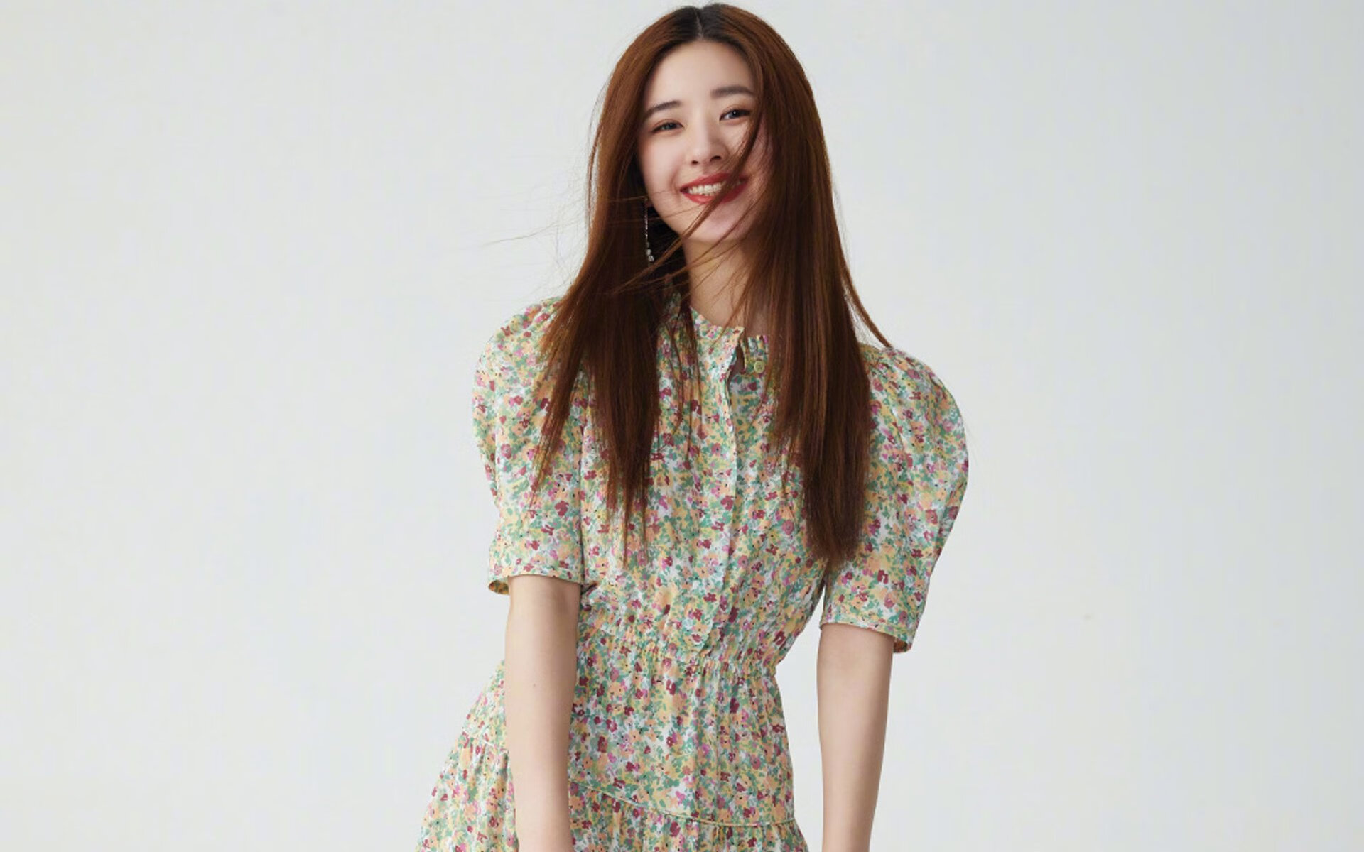 爱游戏娱乐-赛尔·阿尔斯塔：南非队防线的新标杆，带领全队不断进步，阿尔纳赛尔